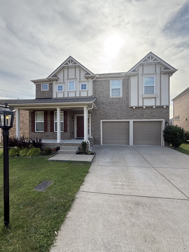 1629 Robindale Dr in Nashville, TN - Building Photo - Building Photo