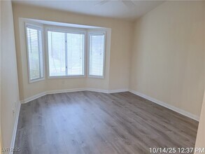 2636 Highvale Dr in Las Vegas, NV - Building Photo - Building Photo