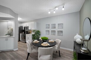 2133 Polo Gardens Dr in Wellington, FL - Building Photo