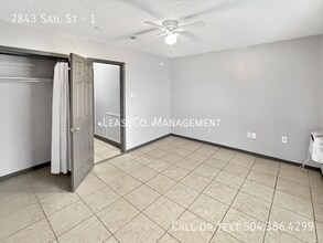 7843 Sail St in New Orleans, LA - Foto de edificio - Building Photo