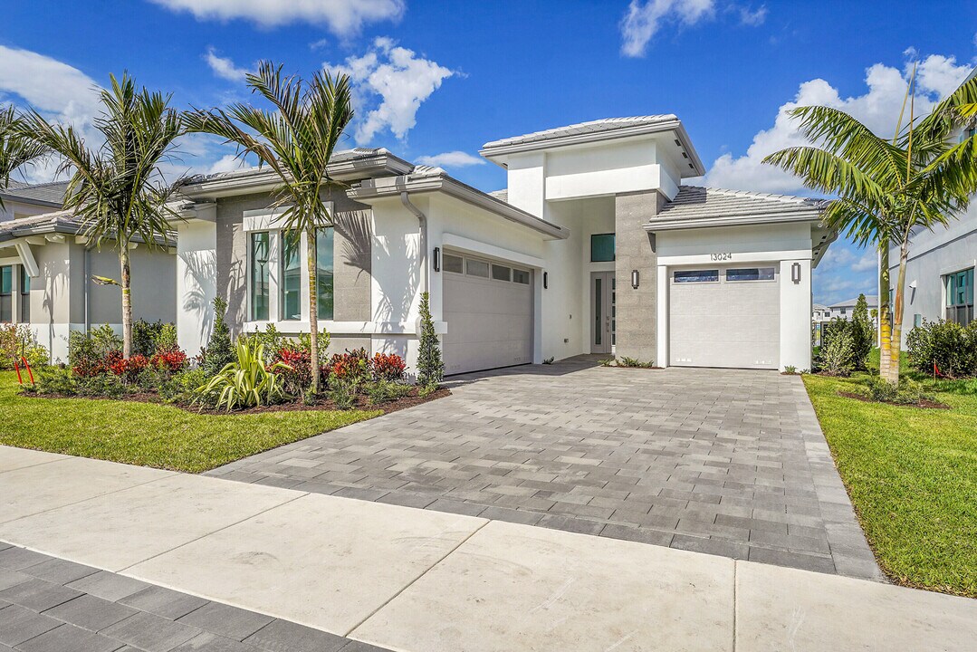 13024 Feathering Wy in Palm Beach Gardens, FL - Building Photo