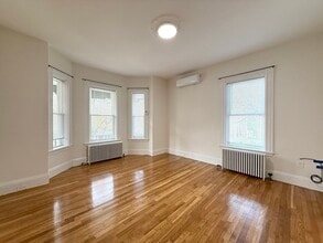 60 Park St in Somerville, MA - Foto de edificio - Building Photo