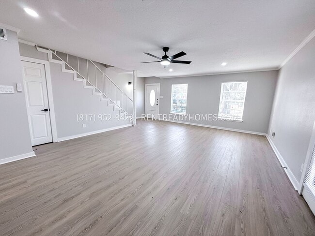 901 S Ripple Creek Dr in Houston, TX - Building Photo - Building Photo