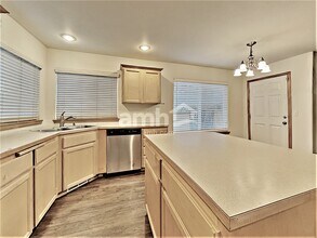 26849 224th Ave SE in Maple Valley, WA - Foto de edificio - Building Photo