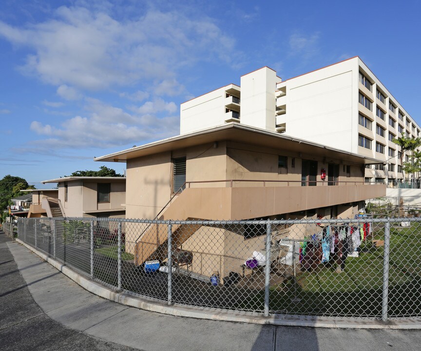 903-905 N School St in Honolulu, HI - Building Photo