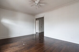 910 W Belle Plaine Ave, Unit 2F in Chicago, IL - Foto de edificio - Building Photo