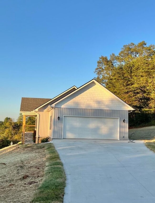 955 Oakwood Estates Dr in Lenoir City, TN - Building Photo - Building Photo