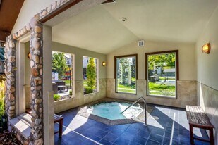 Sterling Pointe Apartments in Layton, UT - Building Photo