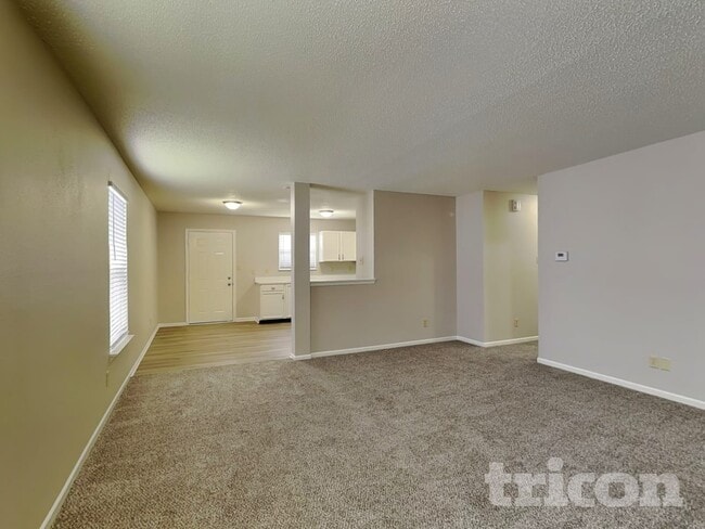 1909 Blue Pine Ln in Indianapolis, IN - Building Photo - Building Photo