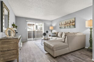 TwentyOne15 in Arlington, TX - Building Photo