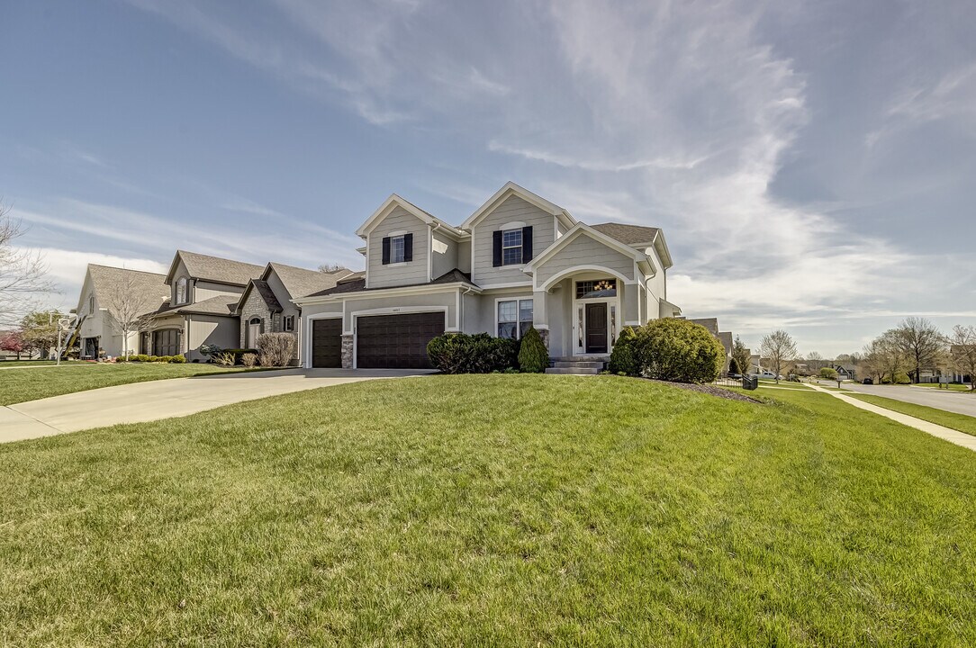 14017 Haskins St in Overland Park, KS - Building Photo