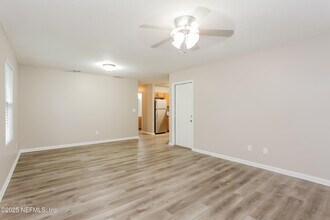 3750 Warwick St in Jacksonville, FL - Building Photo - Building Photo