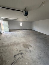 405 E Cowing Dr in Muncie, IN - Building Photo - Building Photo