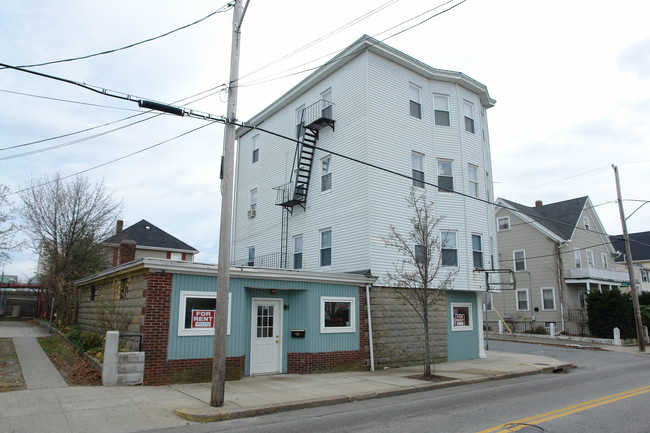 81 Columbus Ave in Pawtucket, RI - Building Photo - Building Photo