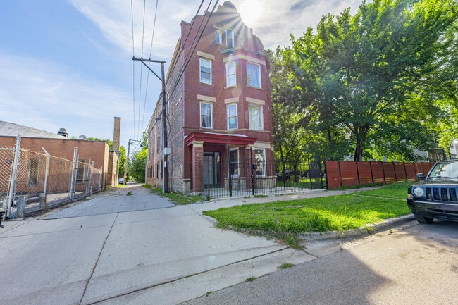 5115 S Laflin St in Chicago, IL - Building Photo - Building Photo