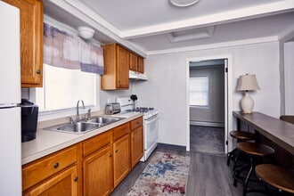 161 Charlotte Dr in East Greenwich, RI - Building Photo - Building Photo