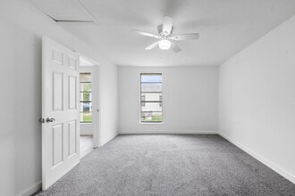 806 E Emily Ave in Wharton, TX - Building Photo - Building Photo