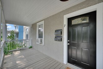 7 Howell St in Madison, NJ - Building Photo - Building Photo