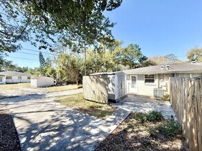 5852 Monroe St in New Port Richey, FL - Building Photo - Building Photo