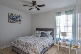 El Camino Homes in Beaumont, TX - Building Photo - Interior Photo