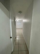 230 W 68th St, Unit 210 in Hialeah, FL - Foto de edificio - Building Photo
