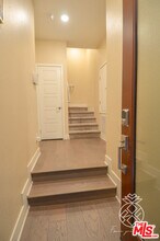 6752 Gill Way in Los Angeles, CA - Building Photo - Building Photo