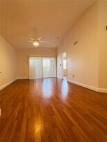 2810 N Oakland Forest Dr, Unit 308 in Oakland Park, FL - Building Photo
