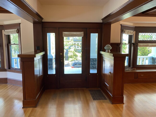 1614 SE 22nd Ave in Portland, OR - Foto de edificio - Building Photo