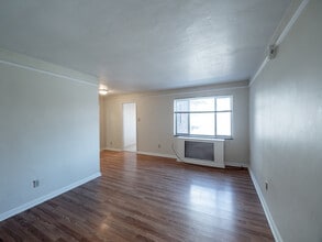 Tiffany Apartments in Pittsburgh, PA - Building Photo - Building Photo