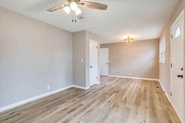 527 W 6th St in Haysville, KS - Building Photo - Building Photo