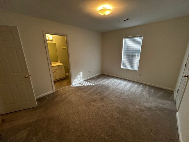 553 Memorial Drive Ext, Unit G in Greer, SC - Foto de edificio - Building Photo