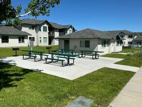 Castlebar Apartments in Bozeman, MT - Building Photo - Building Photo