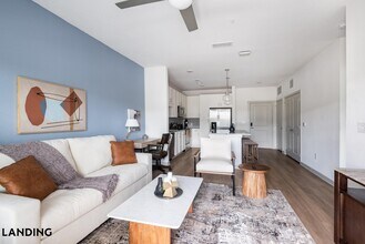 12020 Brush Hl Rd, Unit 3-107 in Wildwood, FL - Foto de edificio - Building Photo