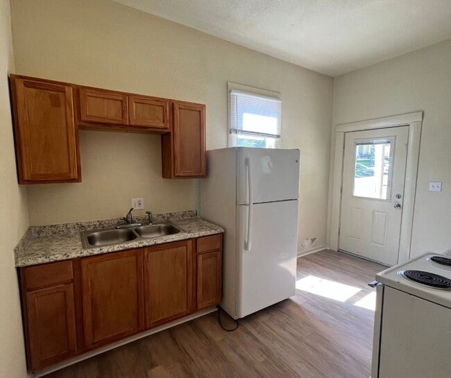 1402 Prospect Ave in St. Joseph, MO - Building Photo - Building Photo