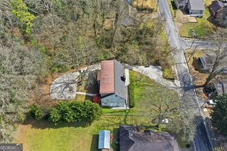 212 Chandler St in Calhoun, GA - Foto de edificio - Building Photo