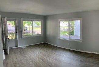 500 W Lakewood Ave in Peoria, IL - Building Photo - Building Photo
