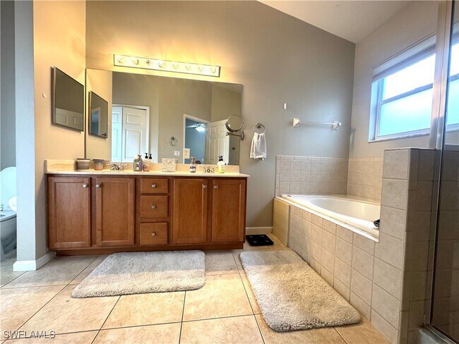 property at 6773 Southern Oak Ct