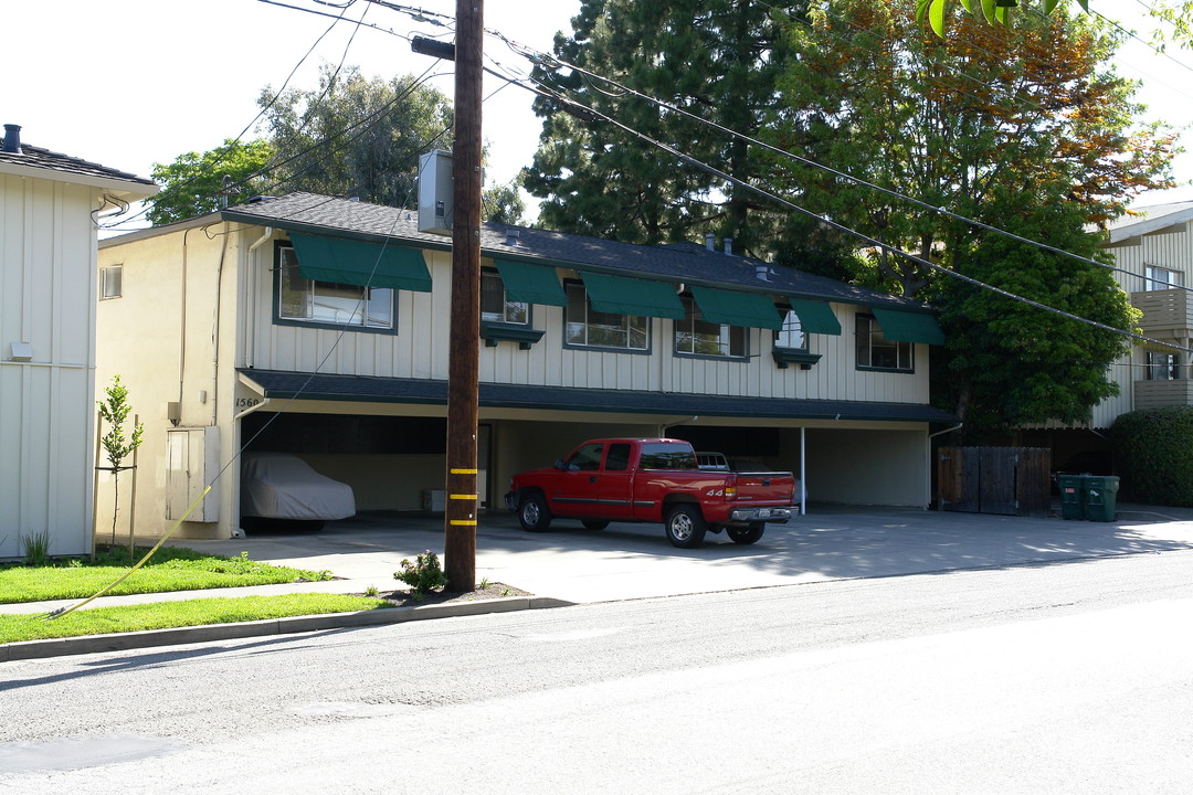 1560 San Antonio St in Menlo Park, CA - Foto de edificio