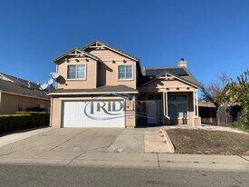 1671 Southpointe Dr in Yuba City, CA - Building Photo