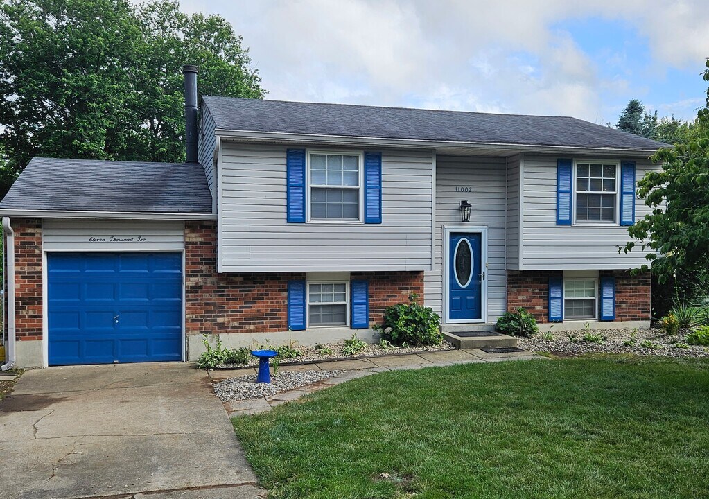 11002 Lunenburg Ct in Louisville, KY - Building Photo