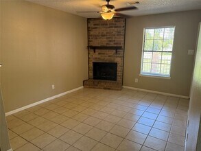 4504 Avenue L, Unit 1 in Santa Fe, TX - Building Photo - Building Photo