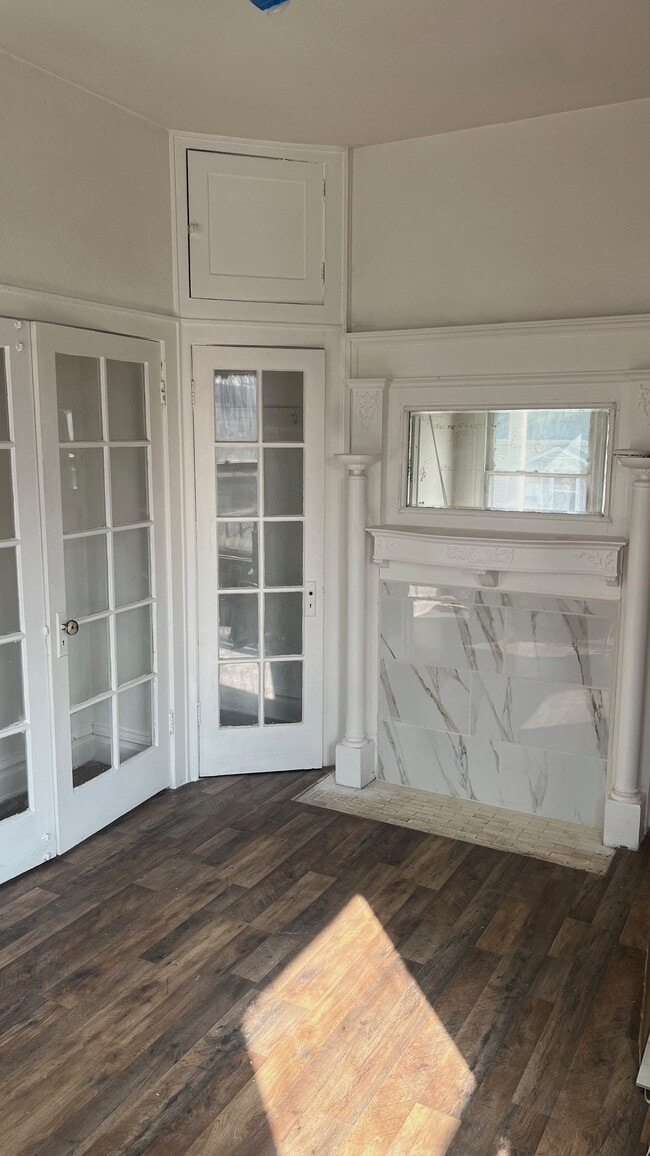 413 W Columbia Ter, Unit Studio in Peoria, IL - Foto de edificio - Building Photo