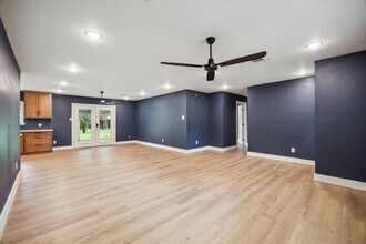 1627 Crestdale Dr in Houston, TX - Building Photo - Building Photo
