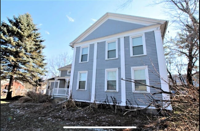 1808 Vestal Rd, Unit Upstairs
