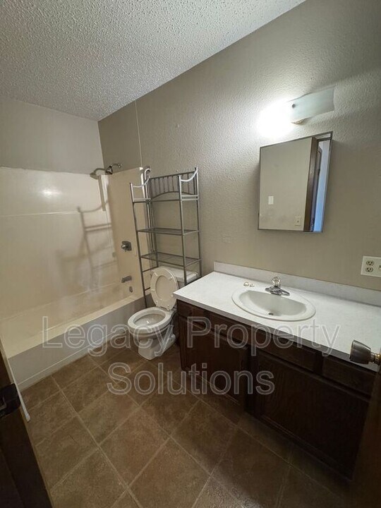 700 S 12th St in Bismarck, ND - Building Photo