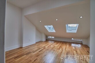 849A Greene Avenue in Brooklyn, NY - Foto de edificio - Floor Plan