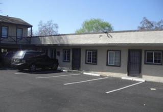 4720 Roosevelt Ave in Sacramento, CA - Foto de edificio - Building Photo