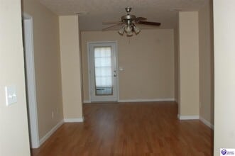 118 Darby Woods Ct in Radcliff, KY - Building Photo - Building Photo