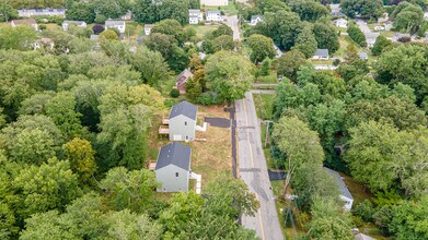 152 Grove Ave in Groton, CT - Building Photo - Building Photo