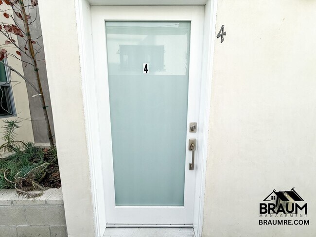 1541 Franklin St-Unit -4 in Santa Monica, CA - Building Photo - Building Photo